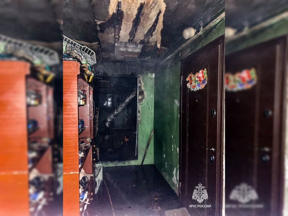 В Прикамье прохожие спасли многодетную семью из огня