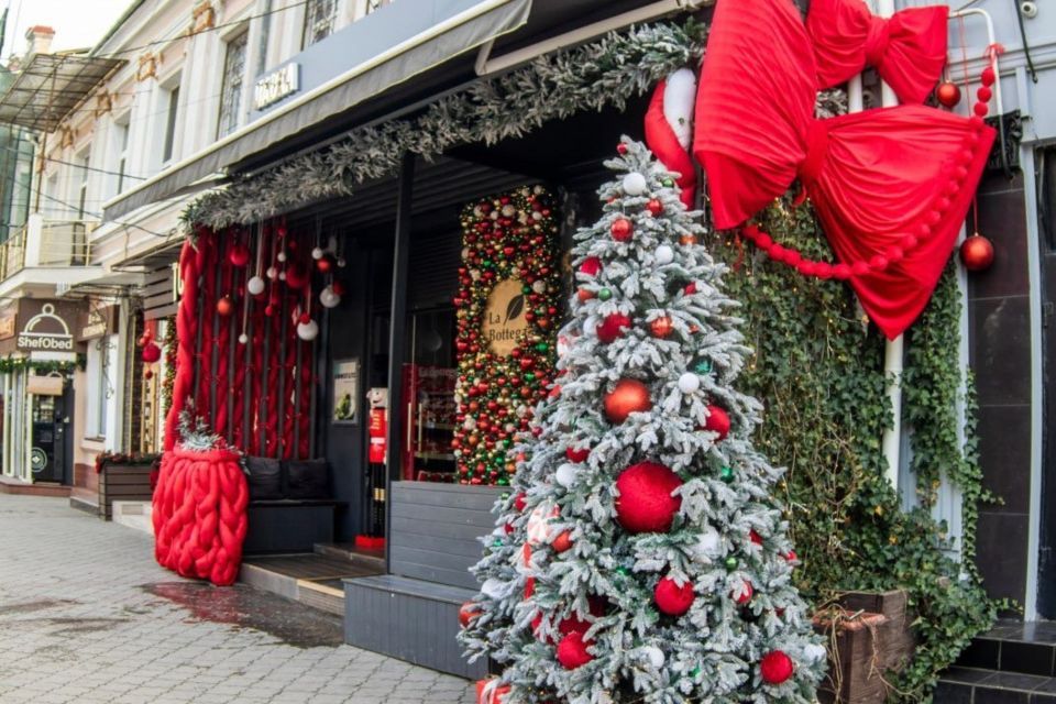 Симферопольские предприниматели смогут компенсировать до 100 тысяч рублей за новогоднее оформление фасадов