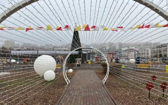 В Курске в детской поликлинике №6 меняют окна после атаки беспилотника