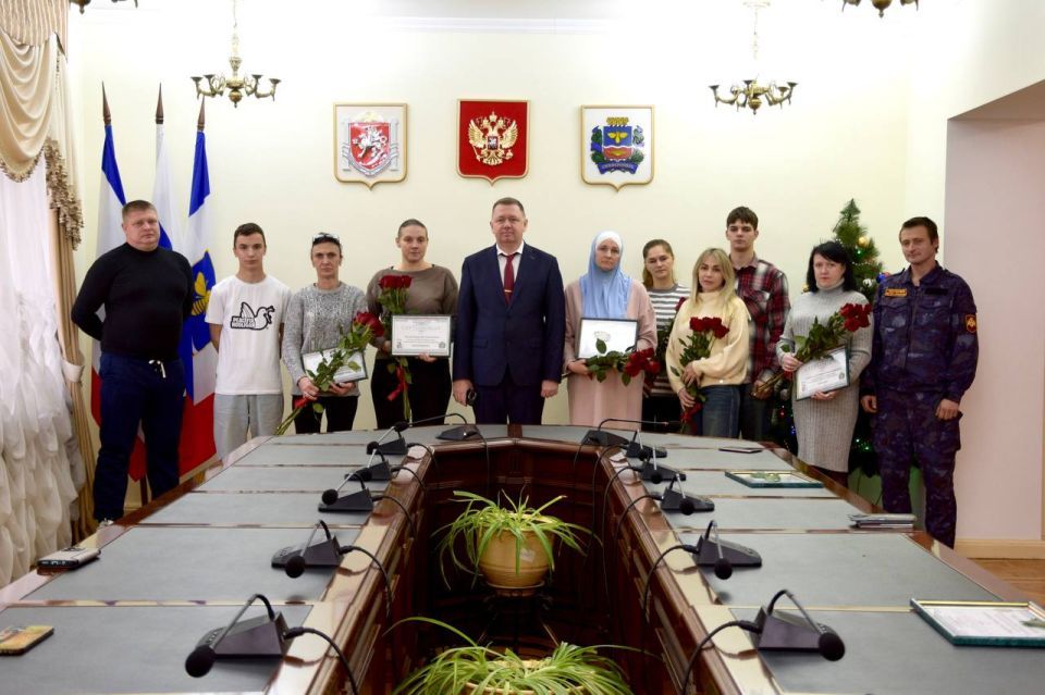 Глава администрации Симферополя поздравил с Днём святителя Николая Чудотворца многодетные семьи