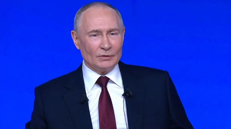 "Нужно, чтобы это стало модным". Владимир Путин высказался о рождаемости в России