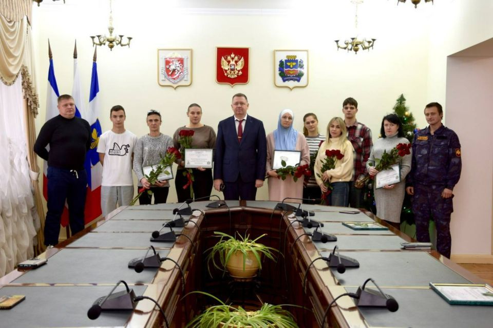 В Симферополе состоялась церемония вручения ценных подарков многодетным семьям