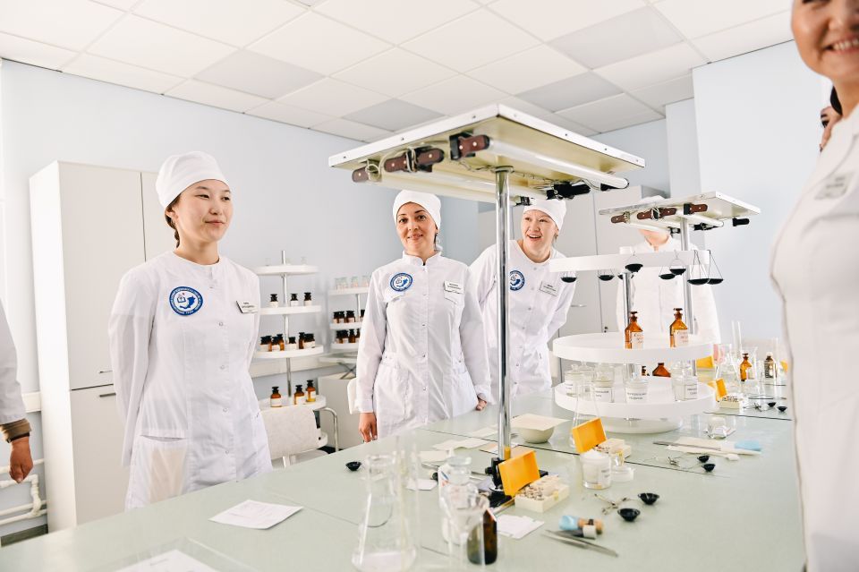 Владимир Путин заверил, что государство будет расширять линейку инструментов поддержки молодых медиков