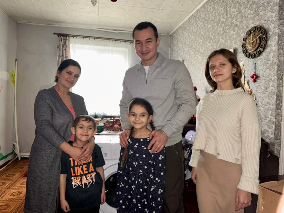 Представители Татарстана посетили многодетные семьи Лисичанска