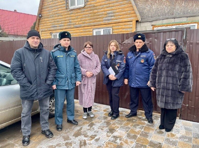 Многодетным семьям установили автономные пожарные извещатели