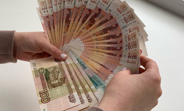 Прокуратура в Кирове заставила выплатить пособия молодой матери