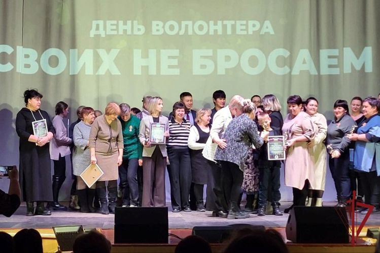 В Бурятии отметили наградами многодетную семью работницы вневедомственной охраны Росгвардии