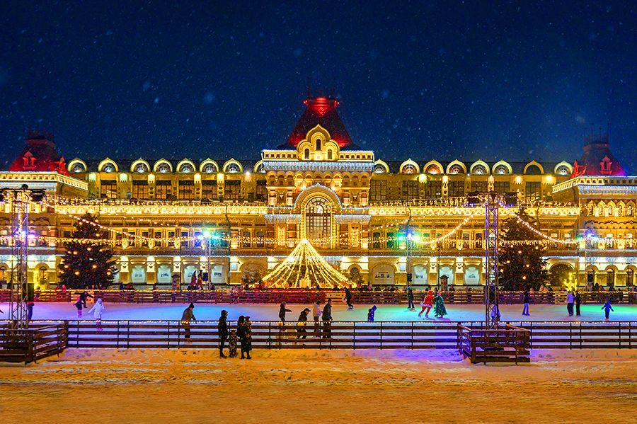 На катке Нижегородской ярмарки в предновогодние дни организованы специальные сеансы для многодетных семей