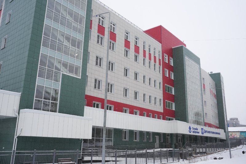В Иркутске завершили строительство детской поликлиники на бульваре Рябикова