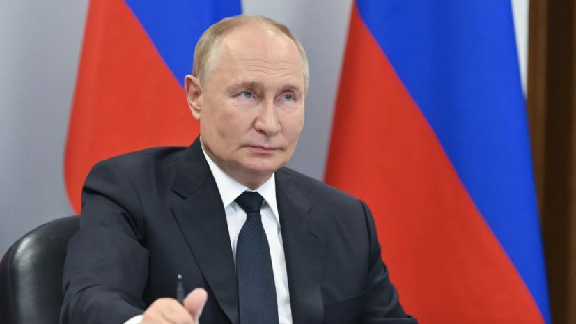 Путин попросил правительство найти гибкое решение по поддержке многодетных семей