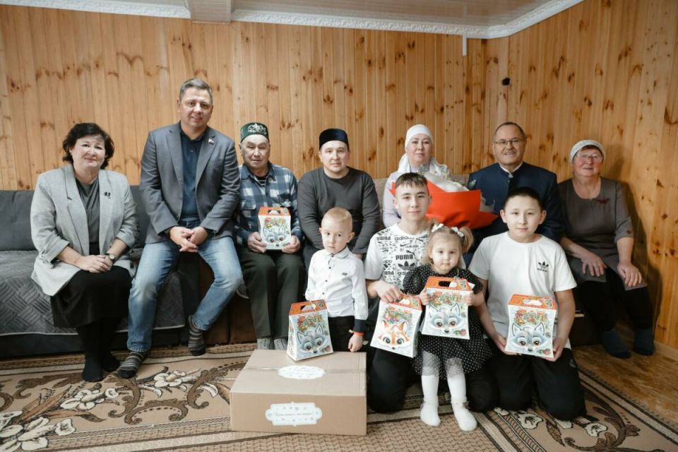 Вольфсон сообщил о старте новогодней акции для многодетных семей Татарстана