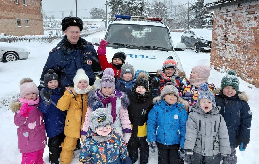Воспитанников детского сада п. Аджером навестили сотрудники Госавтоинспекции