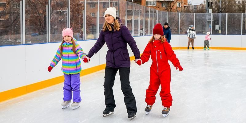 Многодетные семьи могут бесплатно посетить катки в столичных парках с помощью приложения «Мой id»