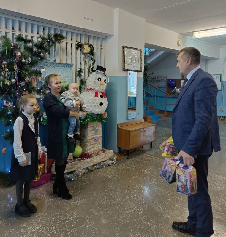 В Куженерском районе многодетным семьям дарят подарки