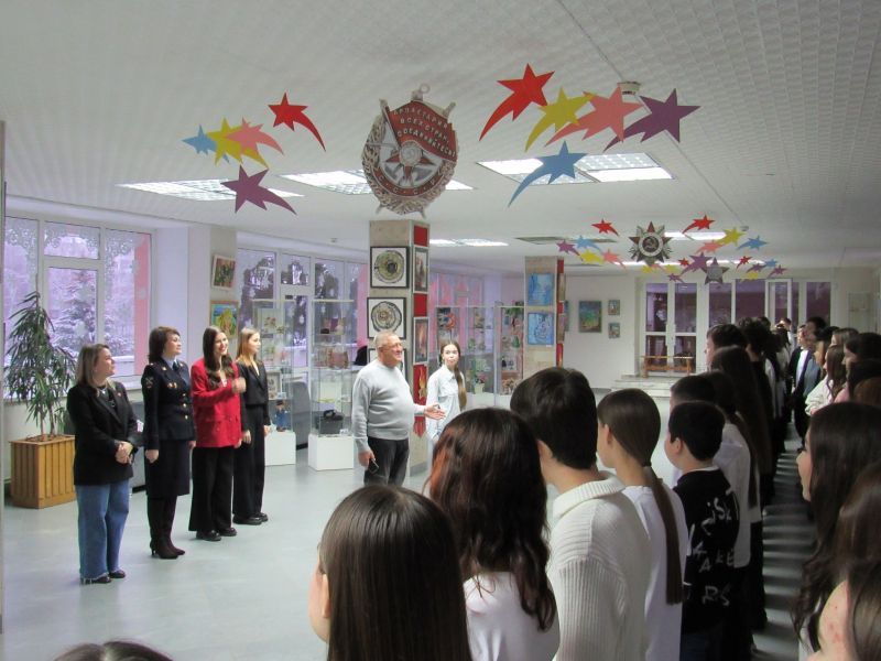 В Чувашии сотрудники полиции и активисты регионального отделения «Движения первых» приняли участие в творческом конкурсе в Детской полицейской академии