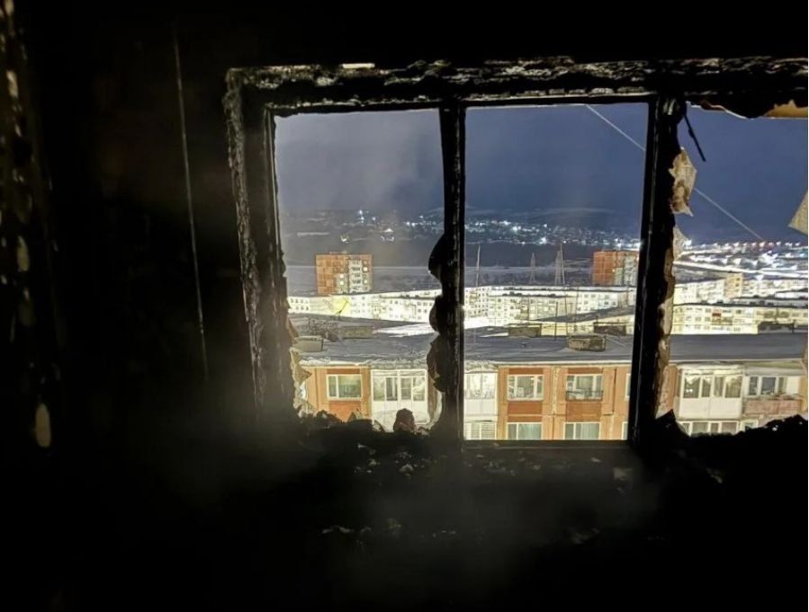 Новогодняя елка спалила квартиру многодетной семьи в Магадане