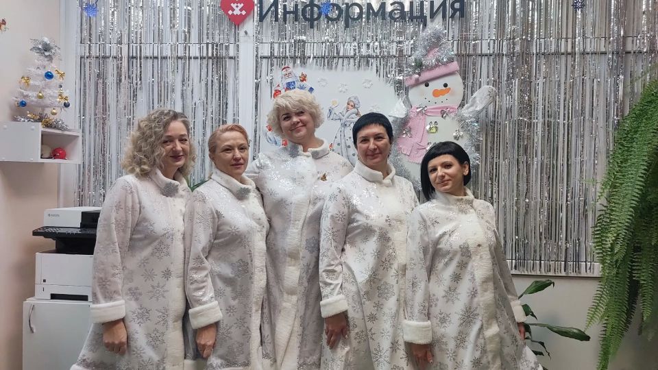 Маленьких пациентов в Лабытнанги встречают Снегурочки