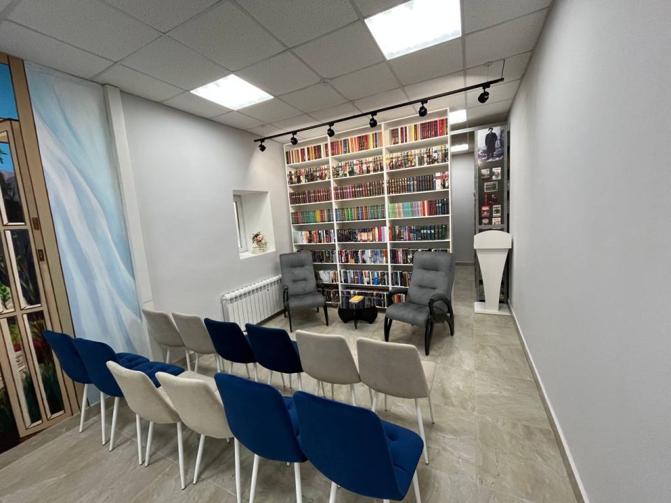 Казбек Коков посетил библиотеку в Исламее