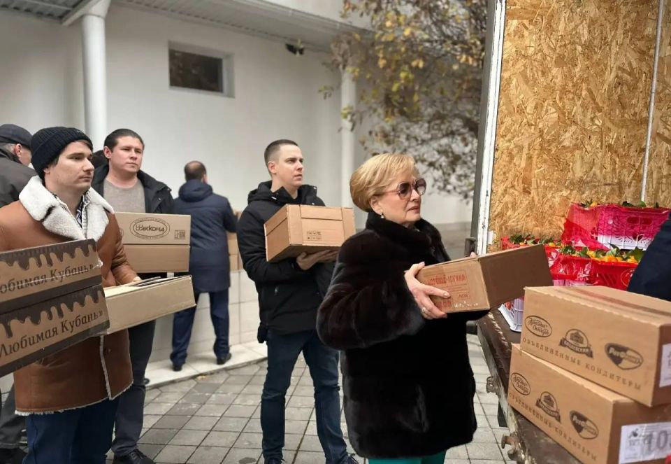 Представители Гордумы Краснодара поздравили с Новым годом воспитанникам Амвросиевского детдома