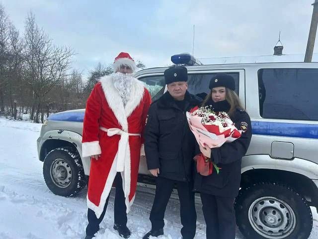 Сотрудники полиции из Сычевки присоединились к Всероссийской акции «Полицейский Дед Мороз»