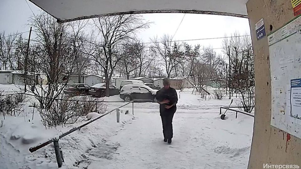 Прохожая приняла роды в сугробе в Челябинске