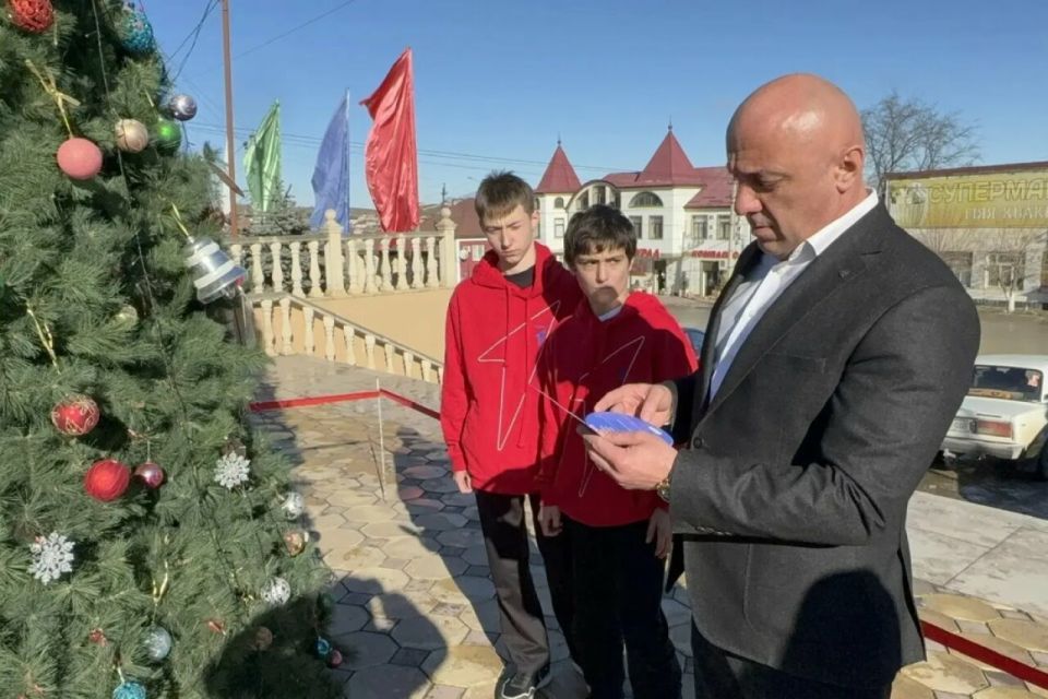 Арсен Магомедов поддержал акцию «Ёлка желаний» помощью многодетным семьям