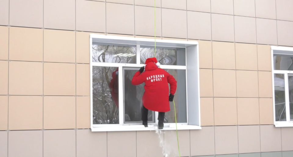 Десант Дедов Морозов высадился в областной детской больнице в ЕАО