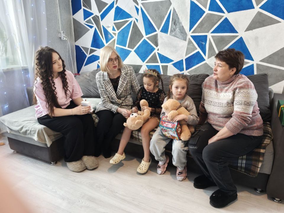 Бессонова вручила подарки многодетным семьям бойцов СВО в Забайкалье