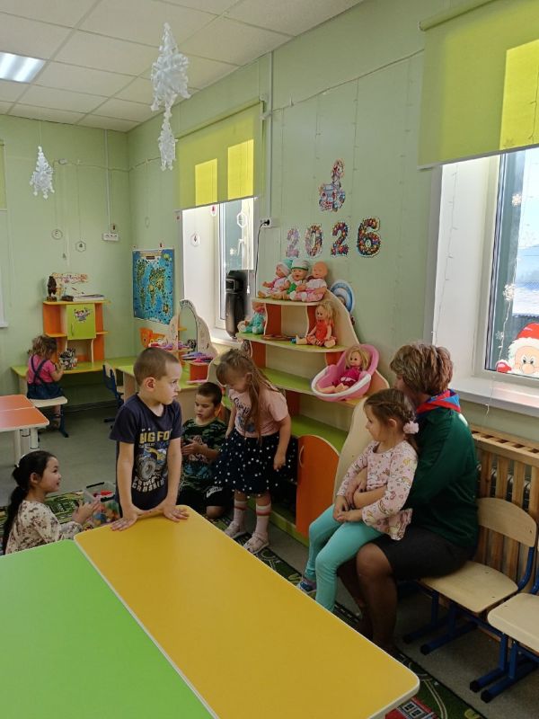 Депутат Госсобрания Наталья Лукьянова поздравила воспитанников детского сада «Дюймовочка» с наступающим Новым годом