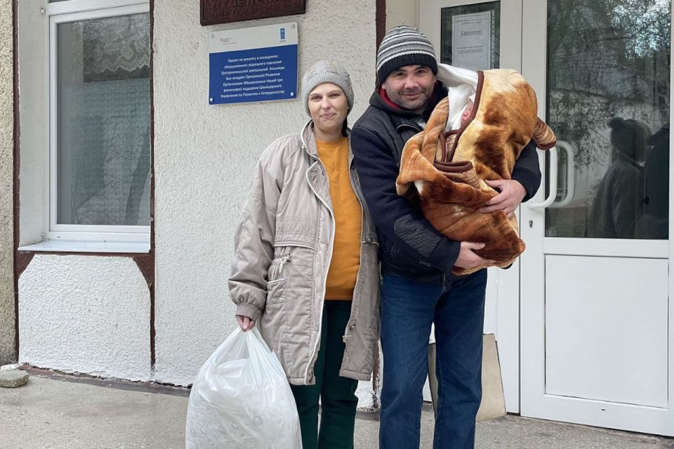 Многодетной семье Шахновских из села Дзержинское (Дубоссарский район) вручили подарок от Президента ПМР