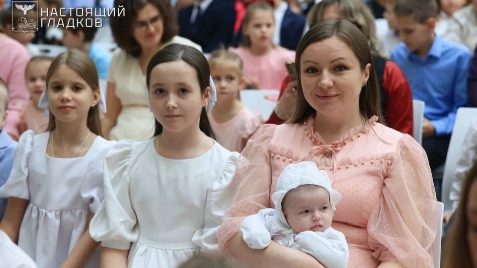 Вячеслав Гладков: в 2025 году пятый и последующие дети родились в 174 белгородских семьях