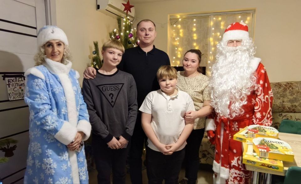 Пациентов детской больницы ЕАО поздравил мэр Биробиджана