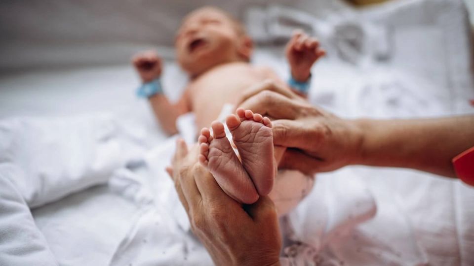 Первым новорожденным ямальцем в 2026 году стал мальчик