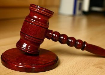 В Приамурье трое детей получили доли в квартире через суд