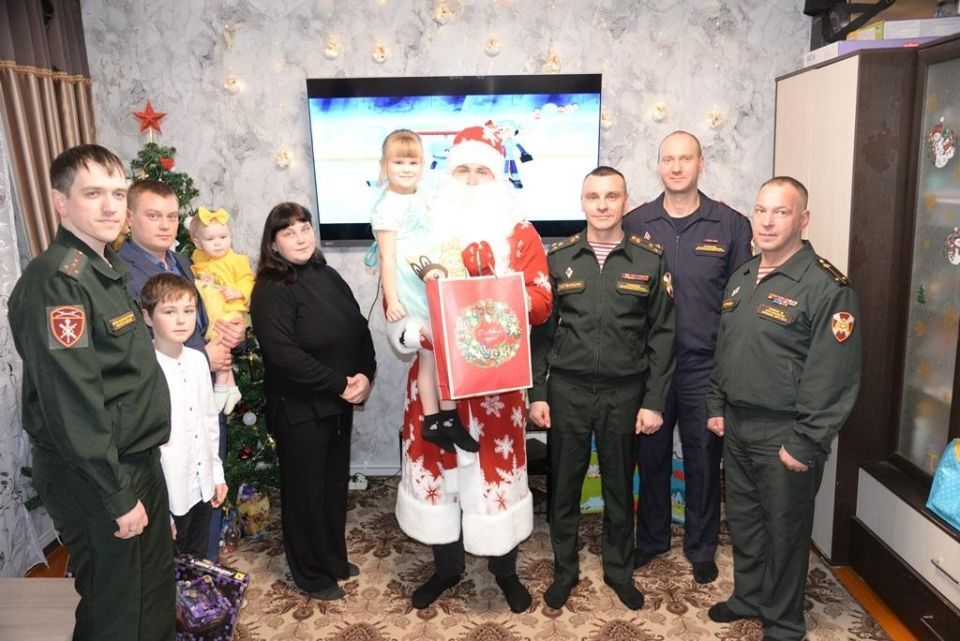 Сотрудники Росгвардии Югры исполнили мечту 9-летнего Кирилла из многодетной семьи