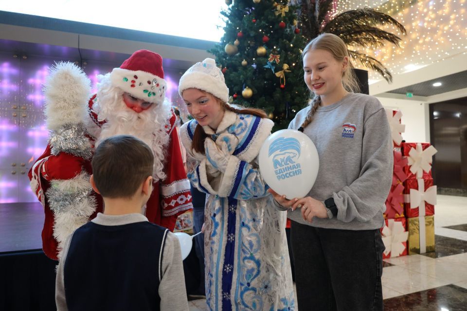 Более 100 детей из Нижегородского района стали героями новогодней сказки