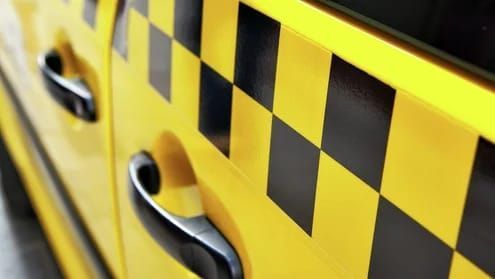 Минтранс РФ проработает льготные тарифы в такси для многодетных семей