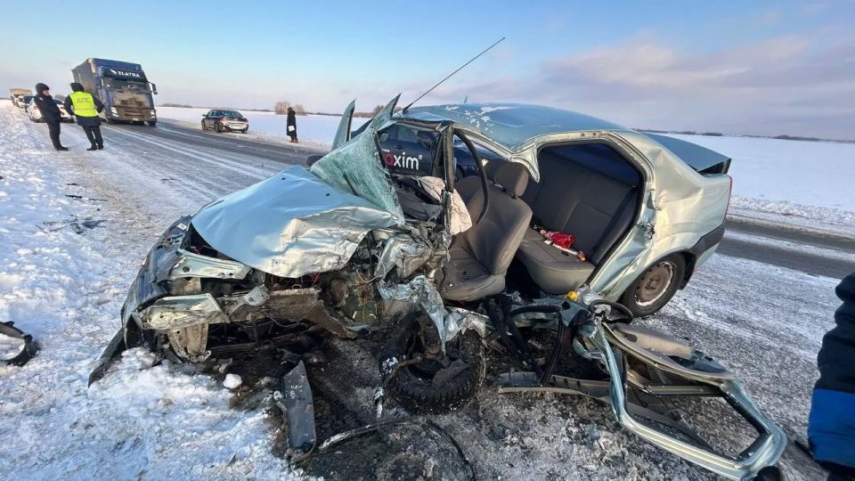 Беременная мать двоих детей погибла в ДТП в Тюменской области