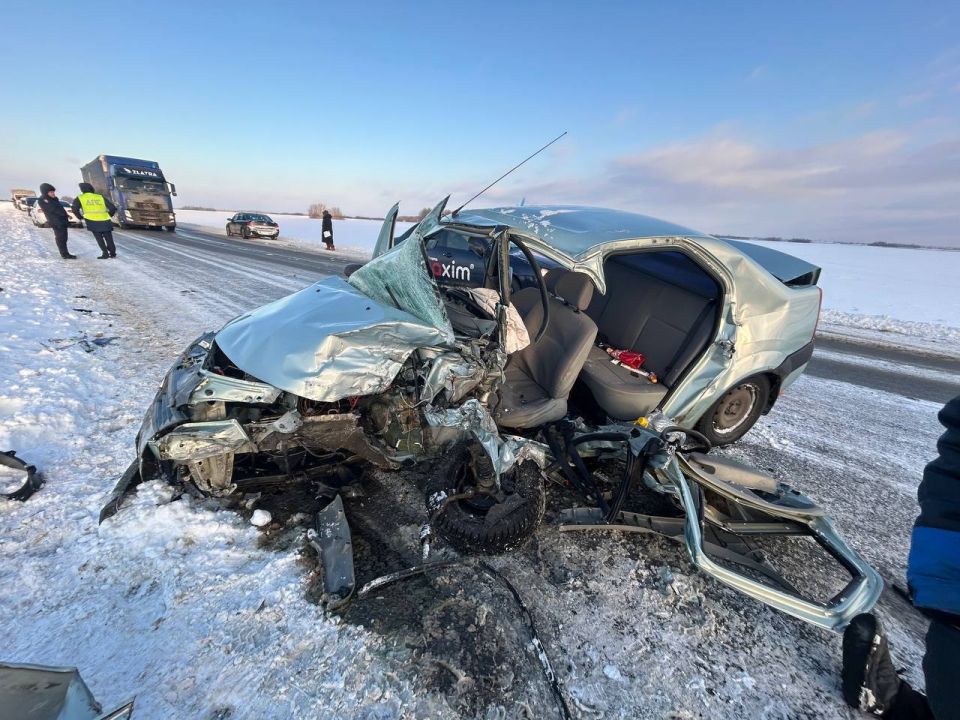 В ДТП под Ялуторовском погибла беременная женщина