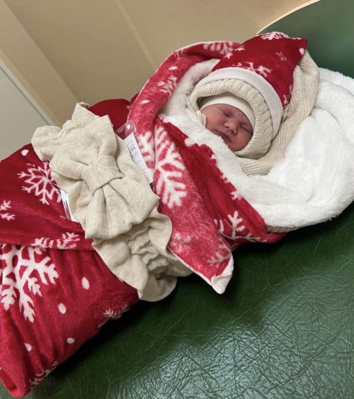 В Демидовской больнице празднично встретили первых малышей нового года