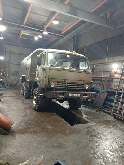 В условиях снегопада рязанский регоператор «Эко-Пронск» помогает расчищать подъезды к контейнерным площадкам