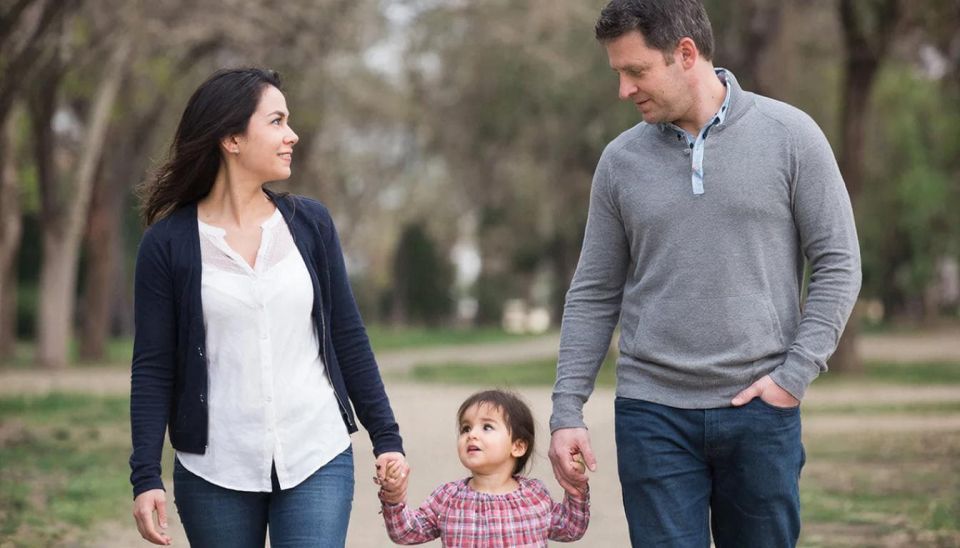 В Саратовской области заработали новые меры поддержки многодетных и молодых семей