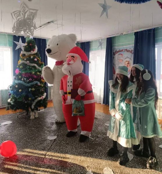 Представители аппарата регионального МВД подарили новогодний праздник воспитанникам детского туберкулезного санатория в селе Ильинка