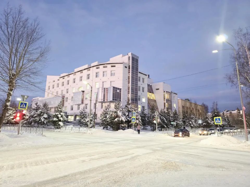 Югорская городская больница за год пополнилась 36 специалистами