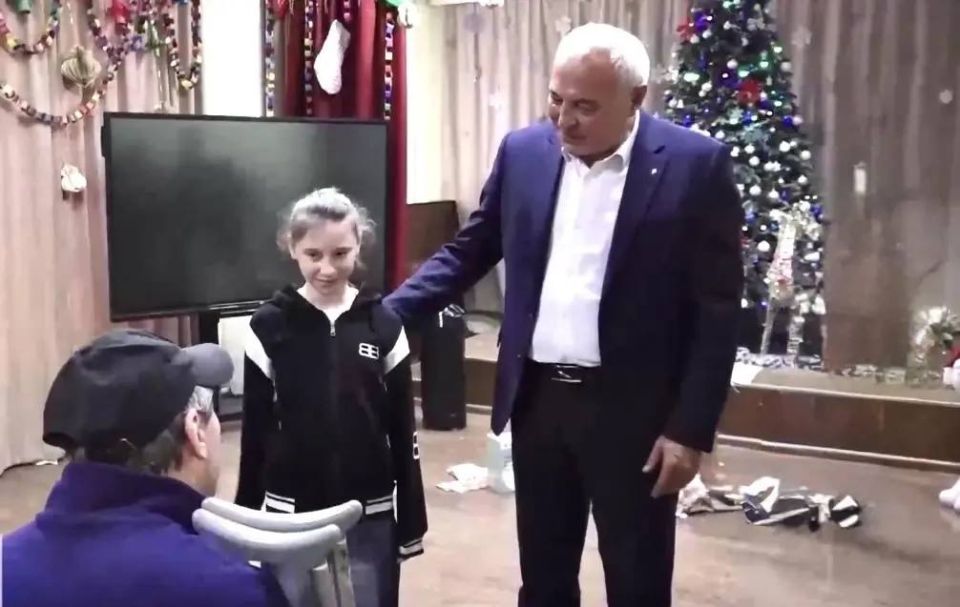 Глава Республики Северная Осетия – Алания Сергей Меняйло и сотрудники УФСИН исполнили мечту воспитанницы детского дома «Хуры тын»