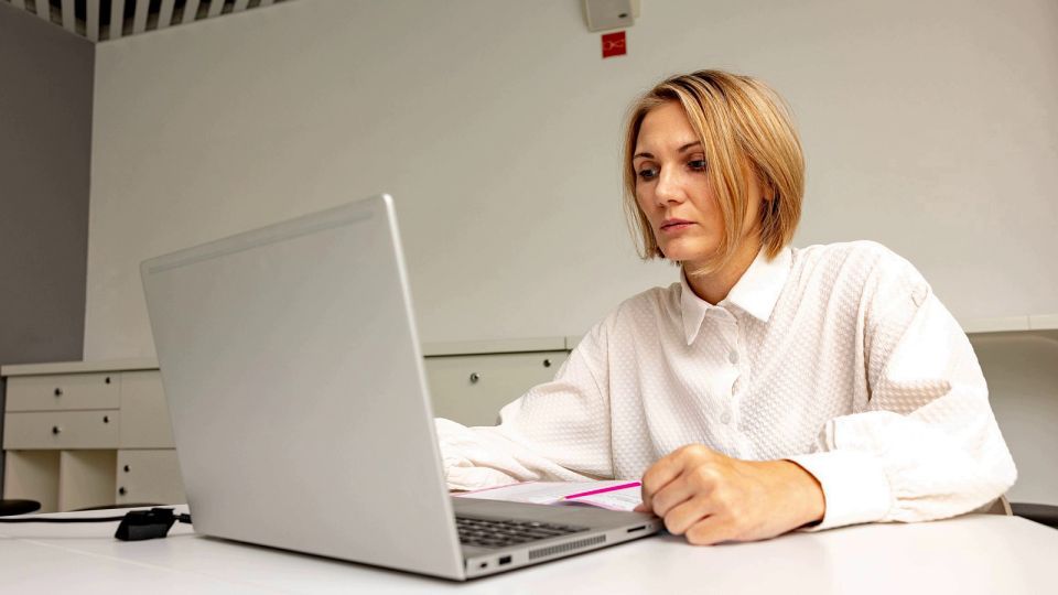 За год Робот Макс провел для ямальцев более 140 тысяч консультаций на Госуслугах