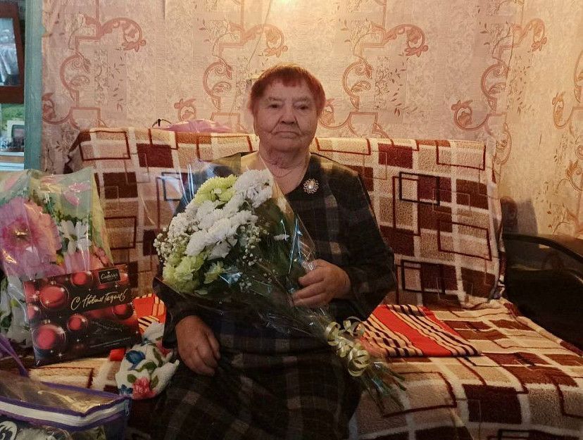 Саратовская доярка и повар отметила 90-летие