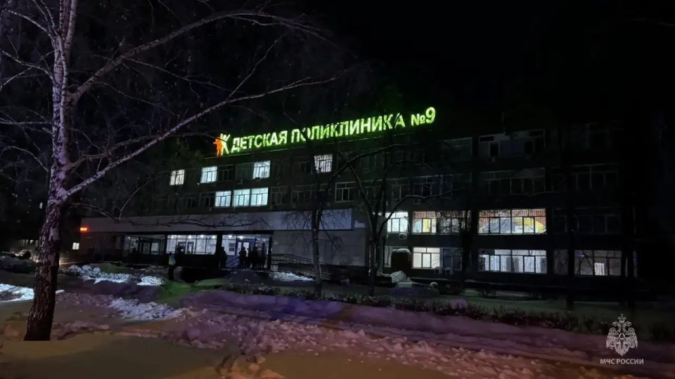 Короткое замыкание произошло в детской поликлинике в Барнауле