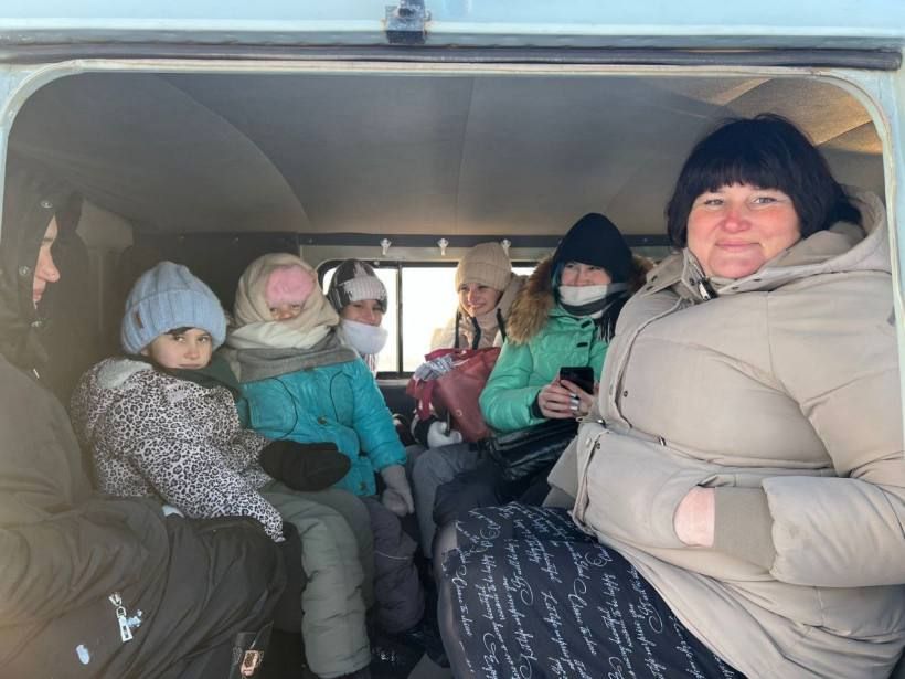 «Это наши ангелы!»: многодетная амурчанка рассказала историю спасения от морозов всей семьи на трассе