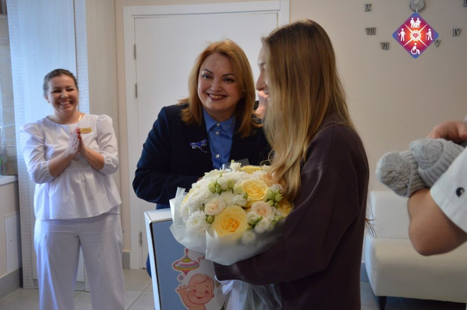 Обновленный подарочный комплект вручают мамам в Перинатальном центре Марий Эл